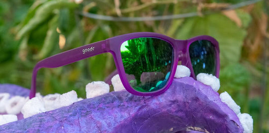 Goodr Gardening avec des lunettes de soleil Kraken