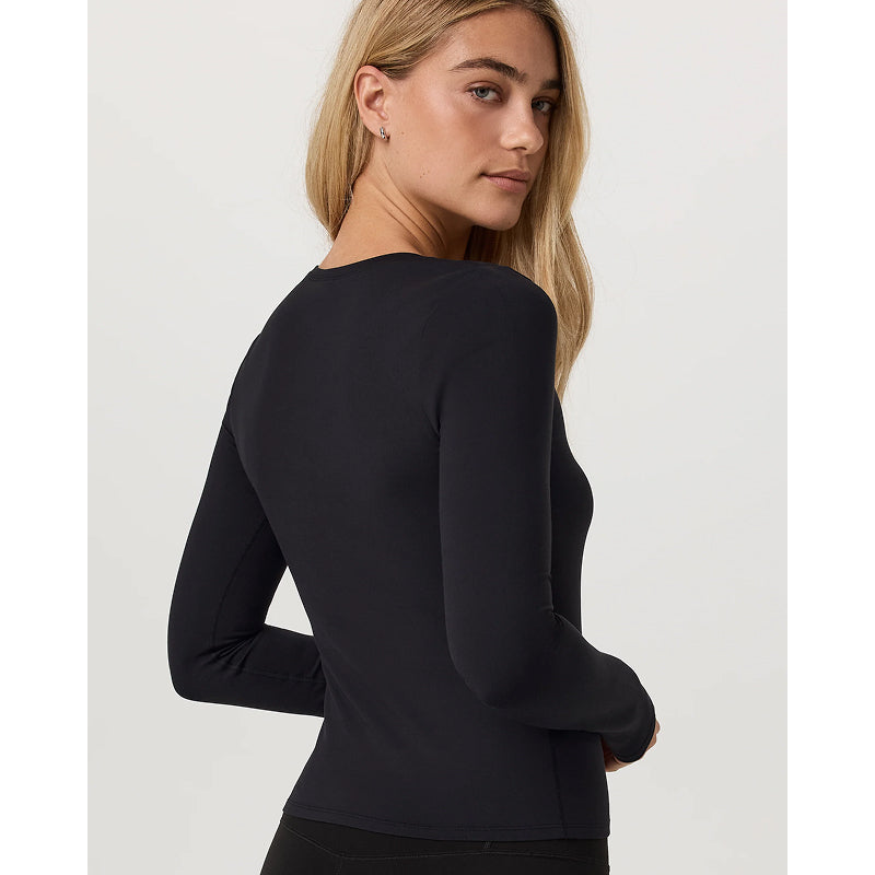 Vuori Women's Long Sleeve Halo Essential Scoop
