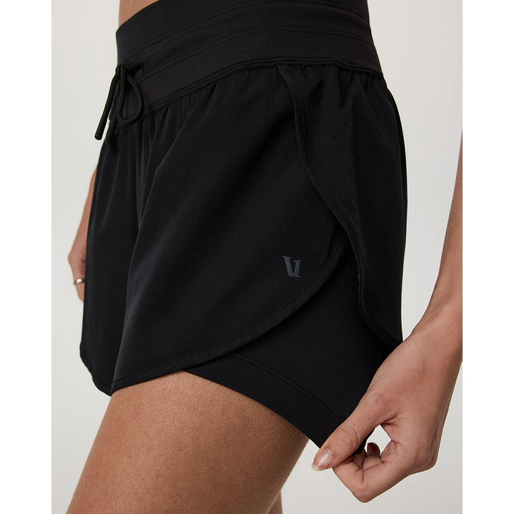 Vuori Women's Daily Speed Short 2.5"
