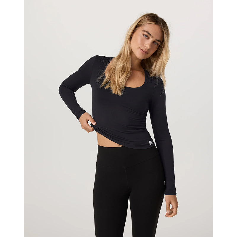 Vuori Women's Long Sleeve Halo Essential Scoop